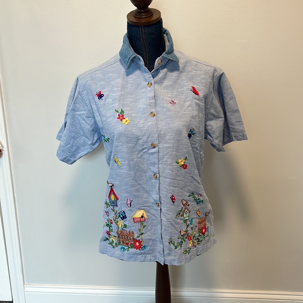 Vintage cottagecore Casual corner & co button down embroidered blouse